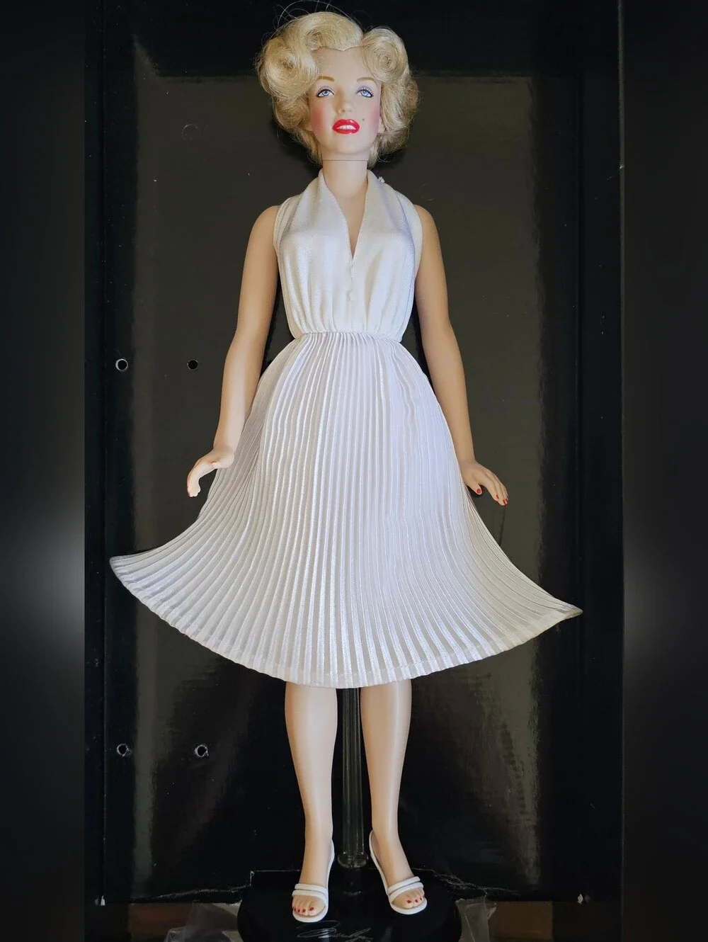 Franklin Heirloom Dolls “Seven Year Itch” Marilyn Monroe 17” Iconic Scene 1990's